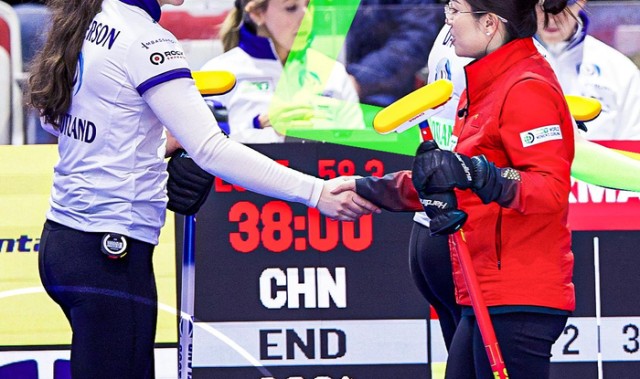 世界杯决赛记录-中国女壶加局惜败丹麦，循环赛1胜3负|世锦赛|中国队|冰壶|韩雨|瑞士_新浪体育_新浪新闻