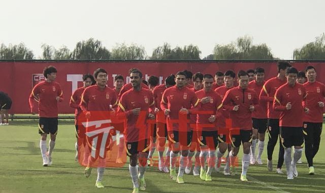 世界杯历史战绩-中国男足回家休整结束 今日复训继续备战12强赛