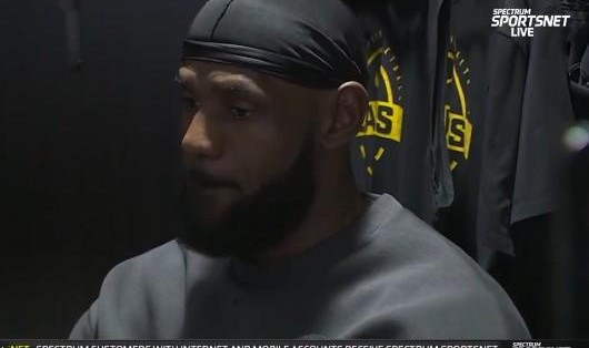 世界杯历届冠军-詹姆斯谈球衣佩戴徽章做球星卡：太不可思议了，太谦卑了，太幸运了