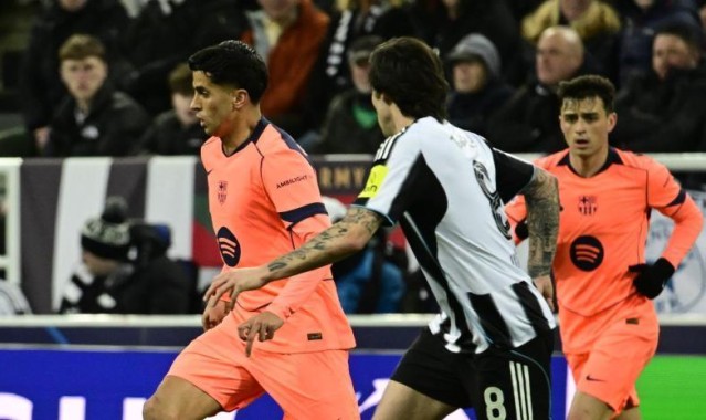 世界杯冠军次数排名-世体：本赛季弗里克频繁调整后防线，43场比赛已使用19套组合