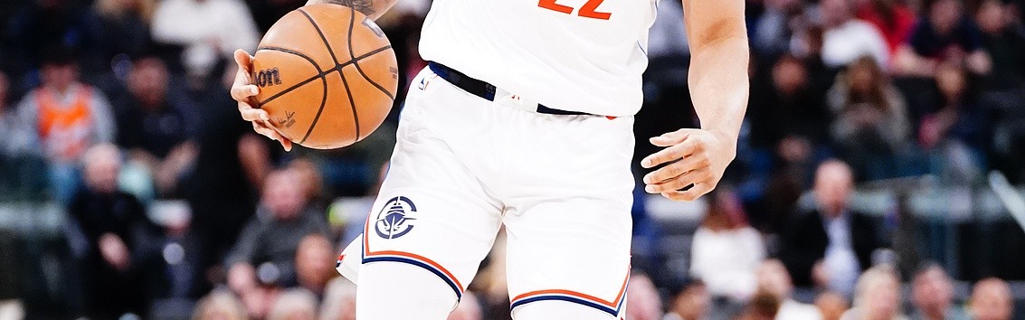 乔丹·米勒近8场场均14.5分3.6板2.5助1.5断 命中率54/38/80%