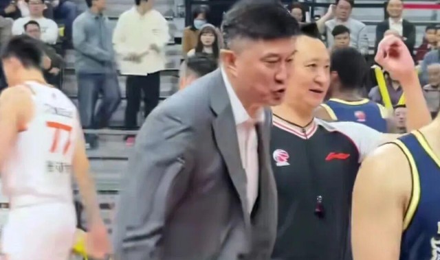 世界杯历届冠军-CBA动态更新，带来广东男篮杜锋、杨鸣指导以及北控男篮张庆鹏指导最新消息