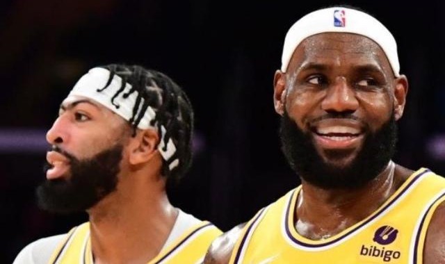 世界杯历届冠军-还得靠他俩！詹眉再现恐怖统治力 湖人急需第三人