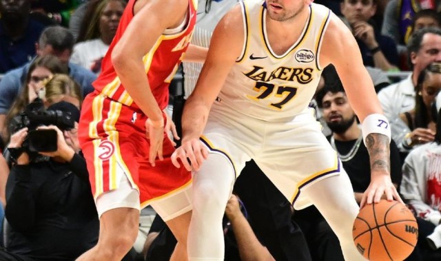 4人很关键！湖人半场领先21分，东契奇21+2+5无法阻挡！